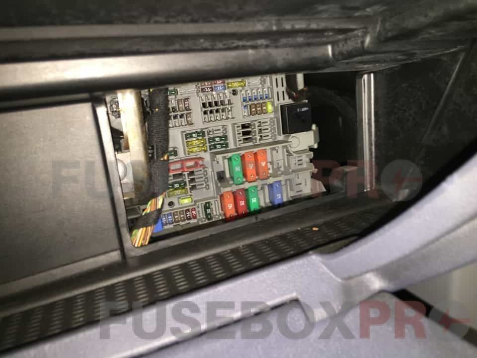 bmw 1 series (e81, e82, e87, e88) 2004 2013 passenger compartment
