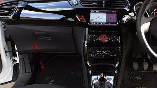 the location of the fuses in the passenger compartment (rhd): citroen ds3 (2009-2016)