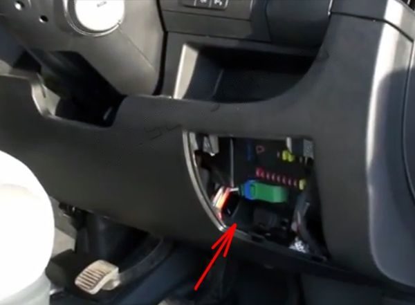 the location of the fuses in the passenger compartment (rhd): citroen jumper (2008-2017)