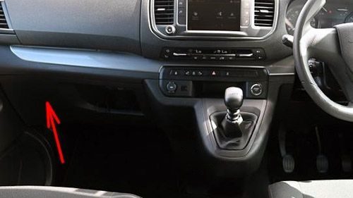 the location of the fuses in the passenger compartment (rhd): citroen spacetourer / dispatch / jumpy (2016, 2017, 2018-...)